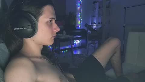 hi  cum in pvt noi extra tip online show from March 31, 7:59 pm