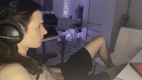 hi  cum in pvt noi extra tip online show from February 5, 3:19 pm