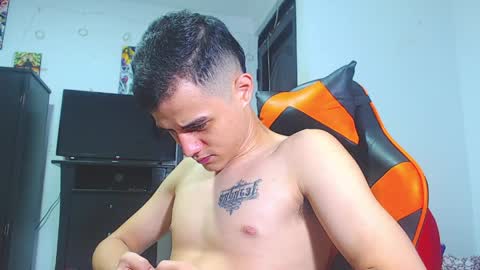 adam hot11 online show from April 3, 12:29 am