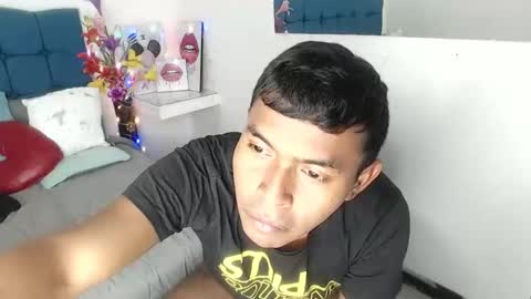 adam_morgan2 online show from November 27, 5:22 am