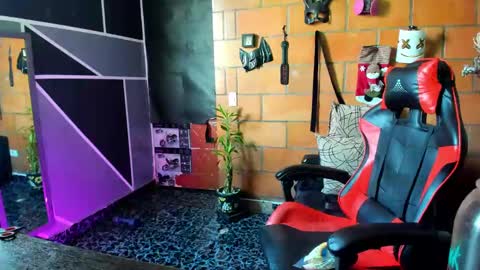 Snapshot of adam_valencia chatting on February 2, 3:39 pm Adam Valencia online show from February 2, 3:39 pm