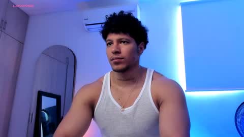 adambrocs1 online show from April 4, 4:04 pm