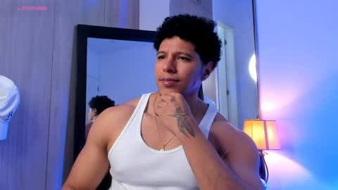 adambrocs1 online show from April 1, 3:31 pm