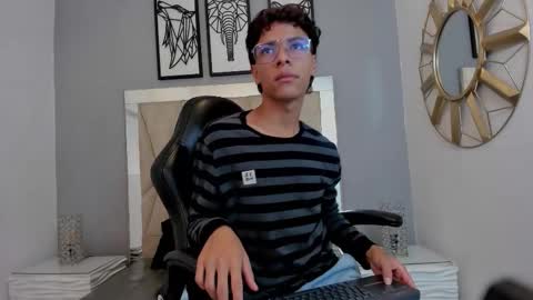 Adams Bobby online show from October 30, 12:28 pm