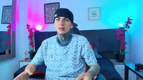 AdamsWalkerr  online show from February 21, 12:17 pm