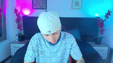 AdamsWalkerr  online show from February 19, 12:45 pm