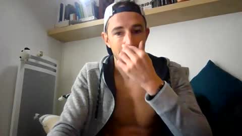 adibou13 online show from February 25, 8:59 am