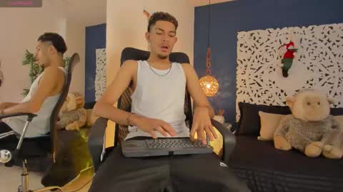 adonis_wb online show from November 23, 8:20 pm