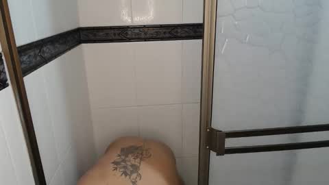 Adrian Falcon online show from April 16, 9:39 pm
