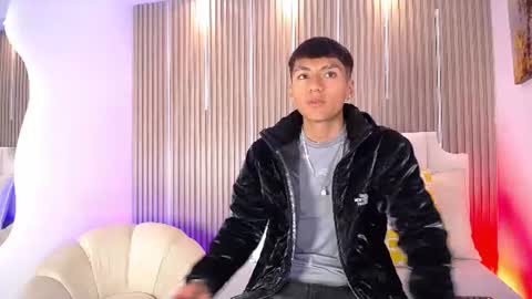 adrianstark_ online show from June 10, 12:40 pm