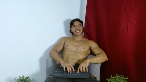 Snapshot of adriel_escalante chatting on September 12, 1:38 am adriel_escalante online show from September 12, 1:38 am