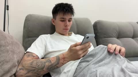 Mark online show from April 25, 8:06 pm