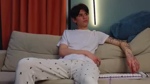 Mark online show from March 13, 4:03 pm