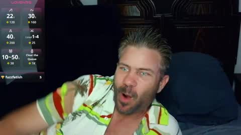 Blue Eyed Handsome Man online show from April 4, 1:24 am