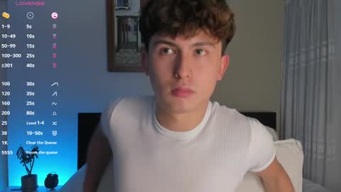 Snapshot of aidan_hale chatting on December 8, 1:02 am A H online show from December 8, 1:02 am