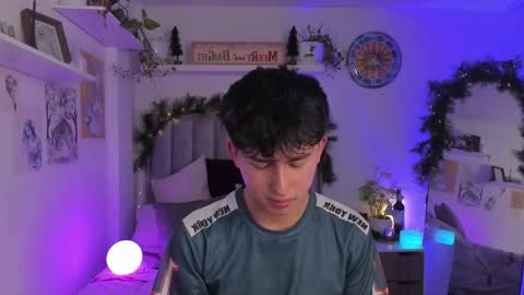 A H  online show from November 27, 12:58 am