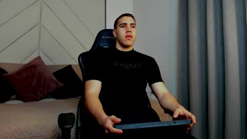 alan_fordj online show from November 27, 11:58 am