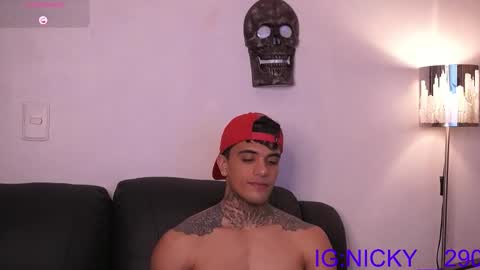 alan_morrys online show from November 5, 1:51 am