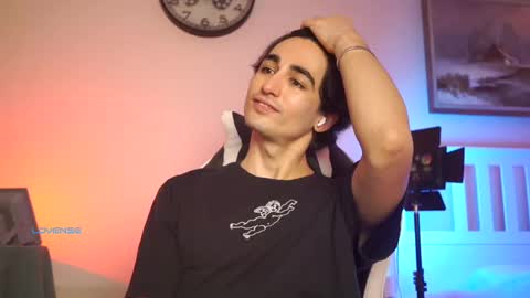 idenavarre online show from March 3, 9:12 pm