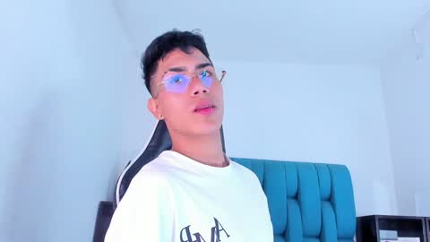 Snapshot of alannaughty_ chatting on February 7, 9:04 pm alannaughty_ online show from February 7, 9:04 pm