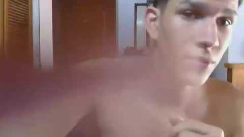 Snapshot of albajadmamad_01 chatting on October 27, 4:20 pm josevcam online show from October 27, 4:20 pm