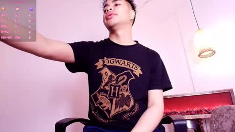  Alec  Help me reach 20 Likes online show from December 17, 3:25 am