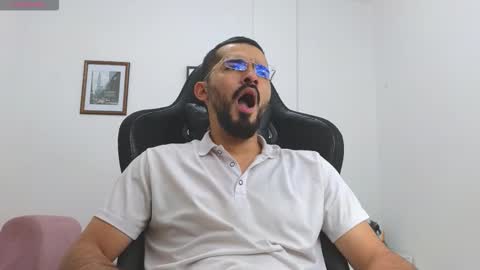 alejandroo_7 online show from December 2, 8:56 pm