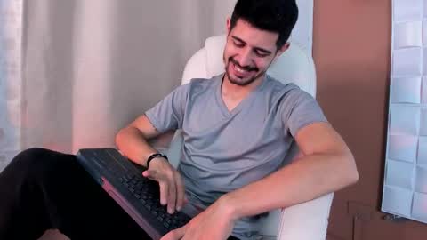 Alejo  online show from October 15, 9:33 pm