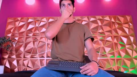 Alejo  online show from February 18, 9:53 pm