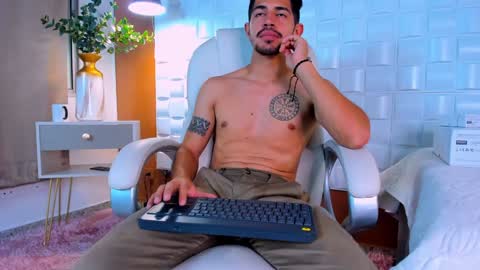 Alejo  online show from February 6, 8:02 pm