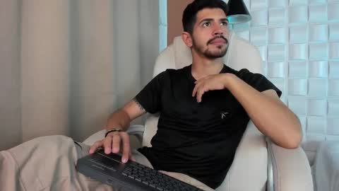 Alejo  online show from October 17, 8:57 pm