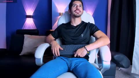 Alejo  online show from December 21, 8:43 pm