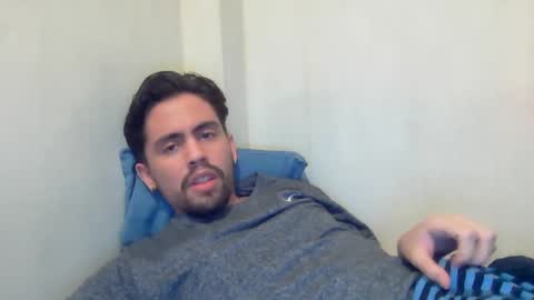 alejo_shy online show from December 15, 7:35 am