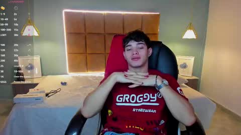 ALejoo Saenz online show from September 26, 4:43 am