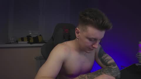 Alex and Linar online show from February 8, 9:08 pm