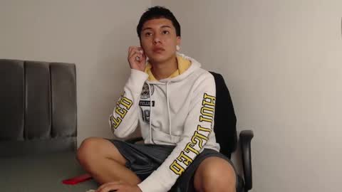 Snapshot of alex__lover chatting on March 5, 12:49 am Owen online show from March 5, 12:49 am
