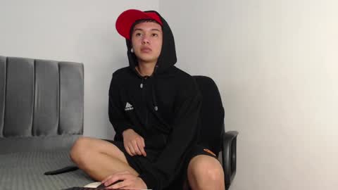 Snapshot of alex__lover chatting on December 3, 12:11 am Owen online show from December 3, 12:11 am