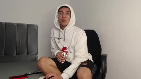 Snapshot of alex__lover chatting on December 21, 1:47 am Owen online show from December 21, 1:47 am