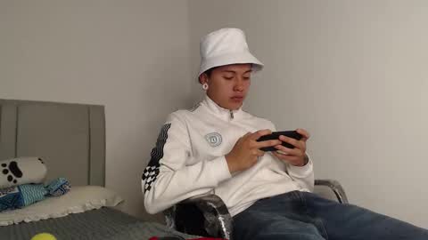 Owen online show from March 11, 4:41 am