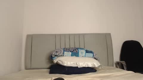 Owen online show from February 6, 2:30 am