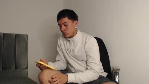Snapshot of alex__lover chatting on October 16, 3:25 am Owen online show from October 16, 3:25 am