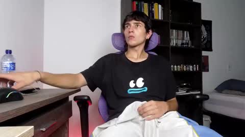 alex_connorr online show from November 18, 3:10 am