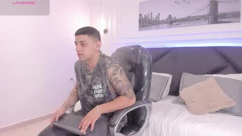 alex online show from December 14, 12:23 pm