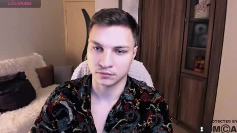 Snapshot of alex_milson chatting on October 23, 7:01 am alex_milson online show from October 23, 7:01 am
