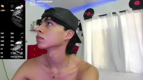 Snapshot of alex_sweet_69 chatting on January 20, 1:21 pm Alex online show from January 20, 1:21 pm