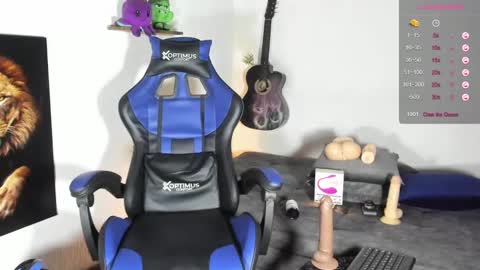 Alex Woll online show from February 9, 6:43 am