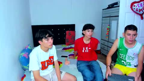 alexander and xiao online show from February 22, 9:53 pm