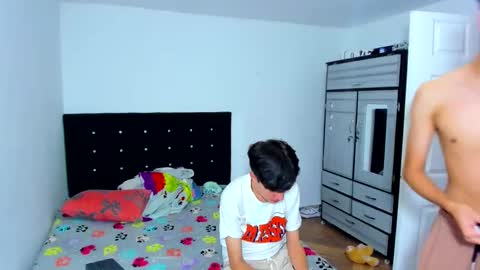 alexander and xiao online show from February 10, 10:19 pm