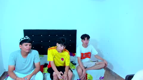 alexander and xiao online show from February 26, 9:56 pm