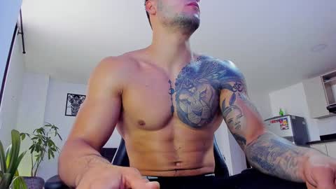 Snapshot of alexander_collin_ chatting on January 13, 12:56 pm Alex Collin online show from January 13, 12:56 pm